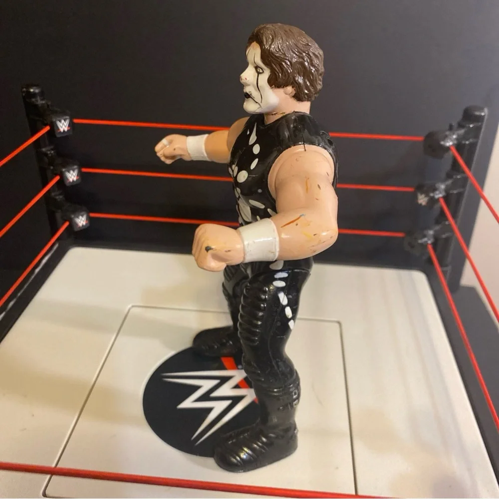 Vintage 1997 Sting WCW Vibrating Wrestling Figure WWE OSFTM See Photos For Flaws